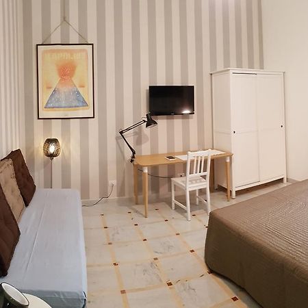 Casa Vacanze - Casa Luciana Style - Vomero Napoli Екстериор снимка