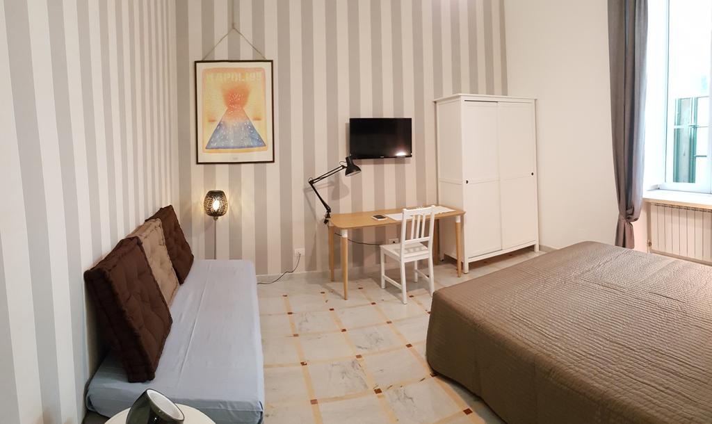Casa Vacanze - Casa Luciana Style - Vomero Napoli Екстериор снимка