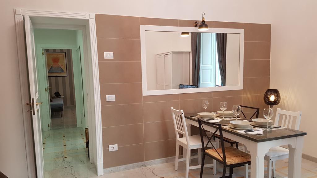 Casa Vacanze - Casa Luciana Style - Vomero Napoli Екстериор снимка